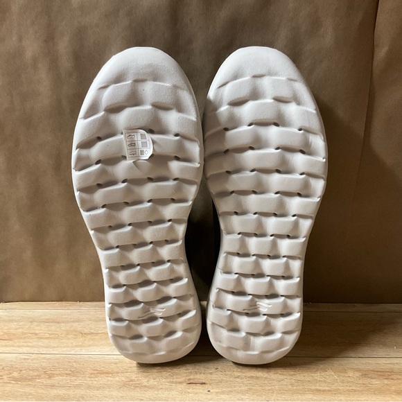 New! Men’s Skechers Go Walk Max Modulating Shoes Sneakers Grey 11.5 Slip On - Picture 7 of 12